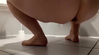 chubby girl floor shit and smear