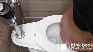 Girl pooping on public toilet - video 5