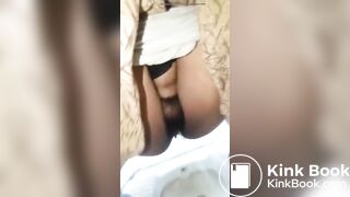 Desi girl aunty pee