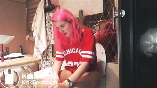 Pink haired girl pooping 2
