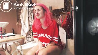 Pink haired girl pooping 2