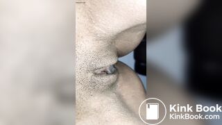 Novinha cagando gostoso .young girl shitting hot part 1