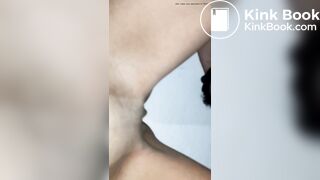 Novinha cagando gostoso .young girl shitting hot part 1