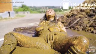 Rada Brewers Bucket Trap - Masturbating in cowshit