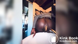 Ebony shits in the sink