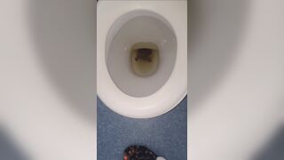 Indian girl shits/farts while showing her pretty toes