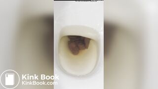 Indian girl shits/farts while showing her pretty toes