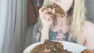 delicious pizza with shit