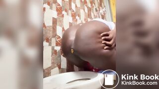 Ebony pee - video 10