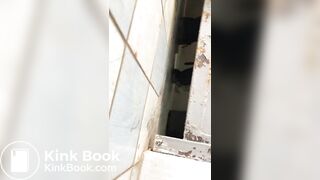 iranian milf pooping