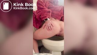 Sexy teen shits massive hard turd