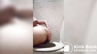 Sexy lil Venezuelan girl taking gassy shits twice