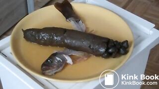 German lady produces 27 cm poo.. auf eine Fischgräte!