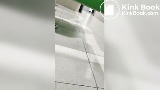 MUJER CAGA EN AURRERA