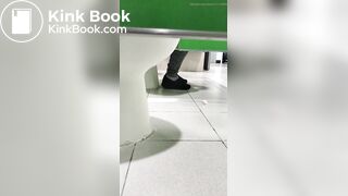 MUJER CAGA EN AURRERA