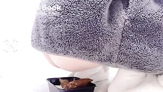 chinese girl pooping 1