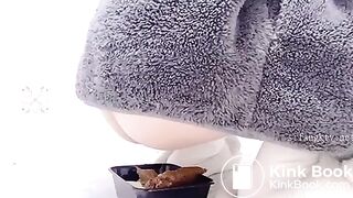 chinese girl pooping 1