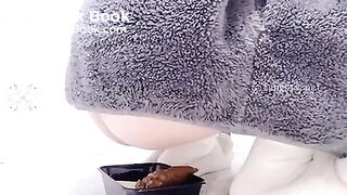 chinese girl pooping 1