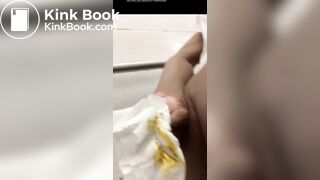 Ebony Wiping her ass clean