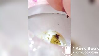 トイレ下痢おなら - video 2