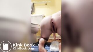 Amateur slut shitting @@