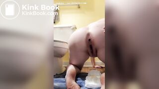 Amateur slut shitting @@