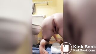 Amateur slut shitting @@