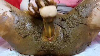 Anna destroy her pantyhose and ass hole with big dildo