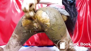 Anna destroy her pantyhose and ass hole with big dildo