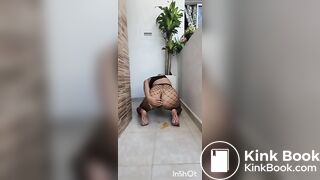 Cute latina poops and twerks for you