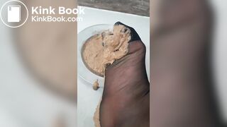Shiting on plate