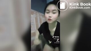 Playing Tik Tok while sitting and pooping