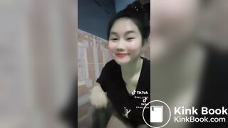 Playing Tik Tok while sitting and pooping