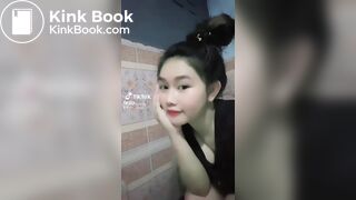 Playing Tik Tok while sitting and pooping