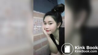 Playing Tik Tok while sitting and pooping