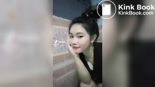 Playing Tik Tok while sitting and pooping