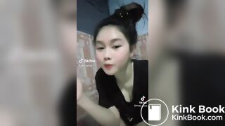 Playing Tik Tok while sitting and pooping