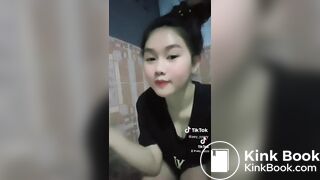 Playing Tik Tok while sitting and pooping