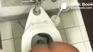 Big butt girl toilet poops