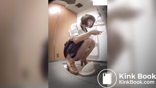 pooping girl - video 2