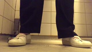 Woman poops her pants (a rather alternative angle)