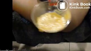 Ebony girl shitting 2 - video 2