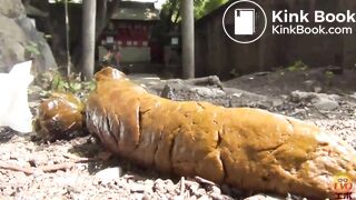 Japanese Girls in Yukata Pooping Outside (2/6)