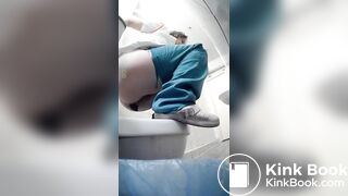 Girls pooping, pornera in the toilet
