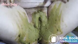 Scat chubby girl dildo and shit in pussy