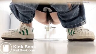 girl poop voyeur - video 72