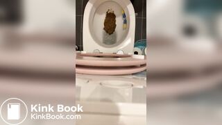 Sexy girl morning Poop 112