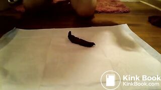 Cutie spreads wide and poops