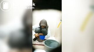 Jilbab Poop 1