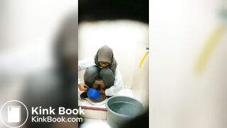 Jilbab Poop 1
